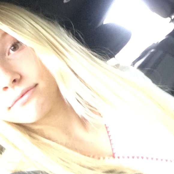 Meet your Posher, Ella - Picture 1 of 1